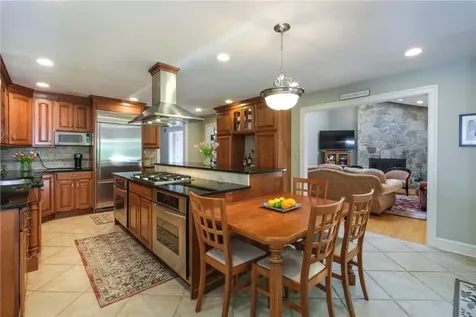 122 Barton Road White Plains NY 10605