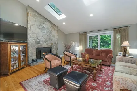 122 Barton Road White Plains NY 10605