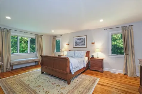 122 Barton Road White Plains NY 10605