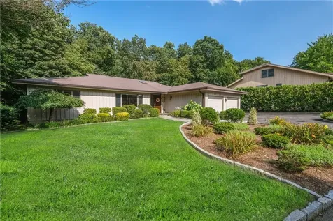 122 Barton Road White Plains NY 10605