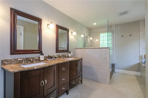 122 Barton Road White Plains NY 10605