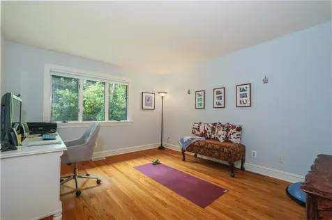 122 Barton Road White Plains NY 10605