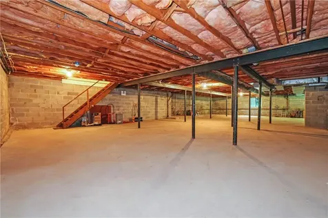 122 Barton Road White Plains NY 10605