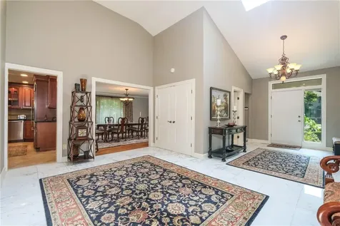 122 Barton Road White Plains NY 10605
