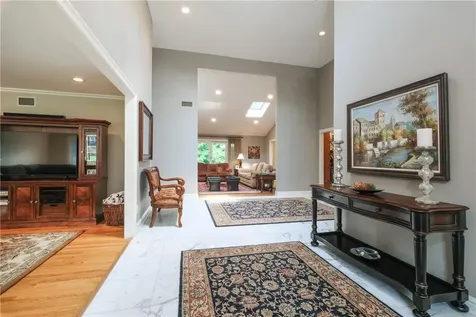 122 Barton Road White Plains NY 10605