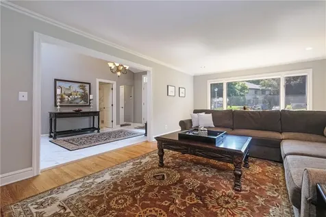 122 Barton Road White Plains NY 10605