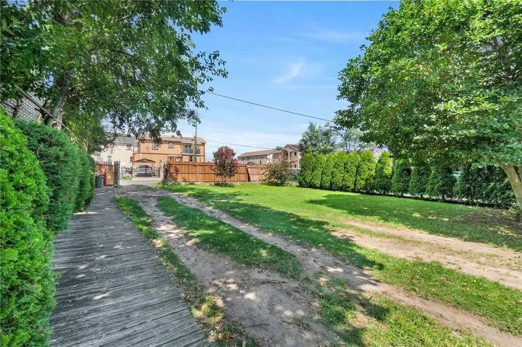 315 Harding Park Bronx NY 10473