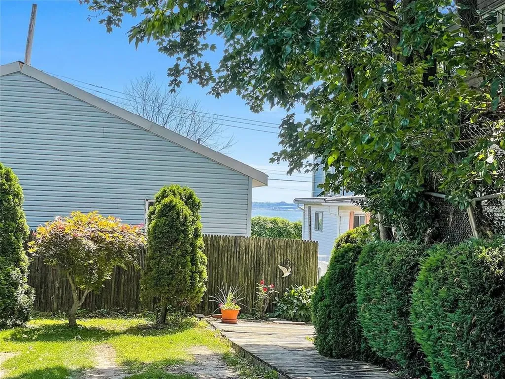 315 Harding Park Bronx NY 10473