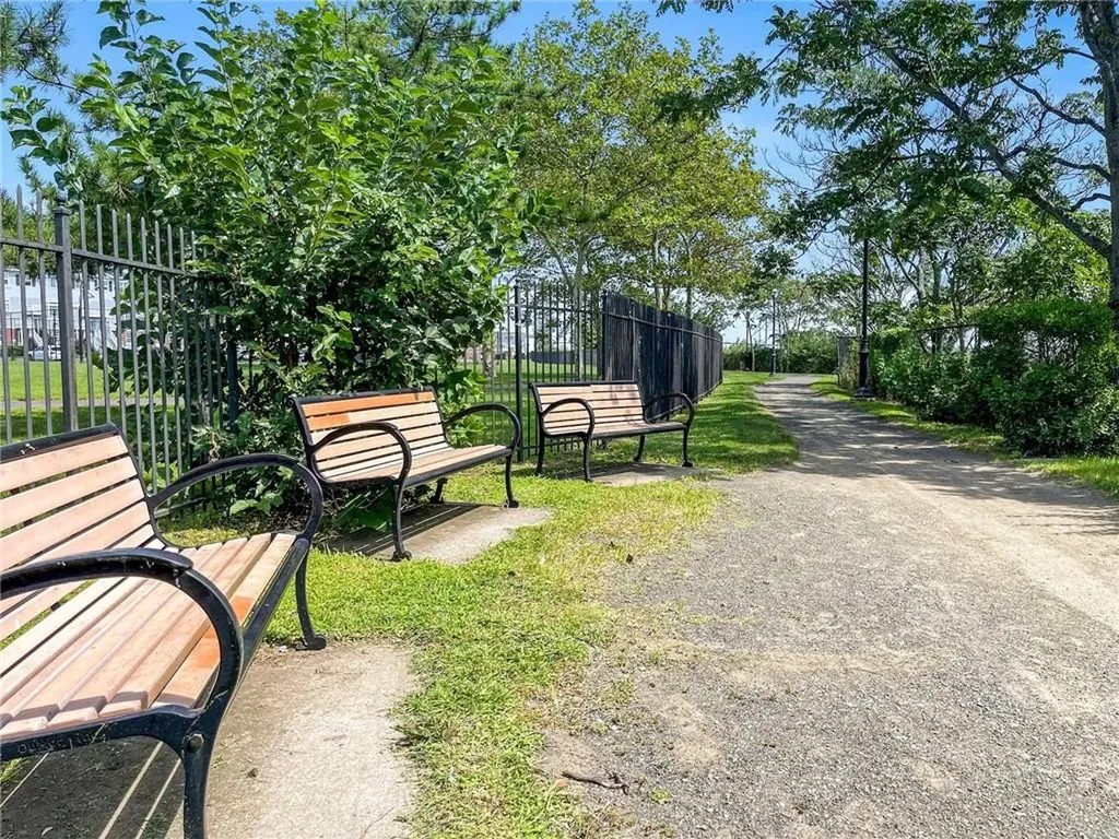 315 Harding Park Bronx NY 10473