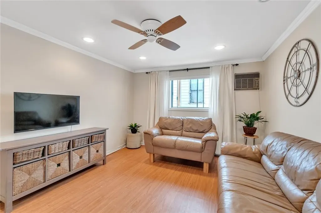 315 Harding Park Bronx NY 10473