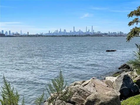 315 Harding Park Bronx NY 10473