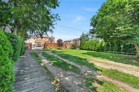 315 Harding Park Bronx NY 10473