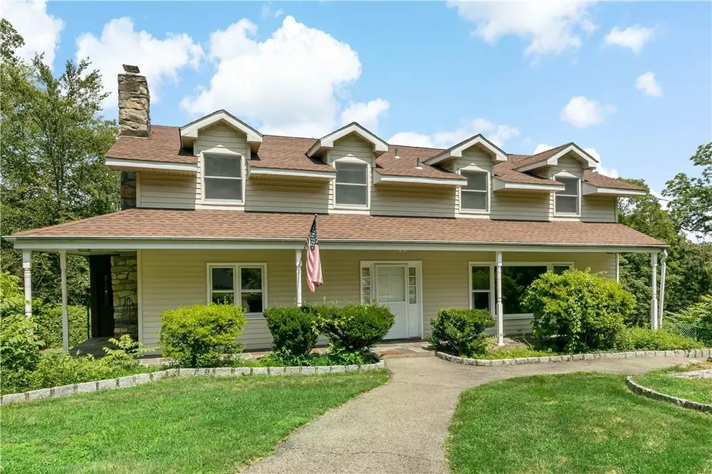 1312 Winding Court Mohegan Lake NY 10547