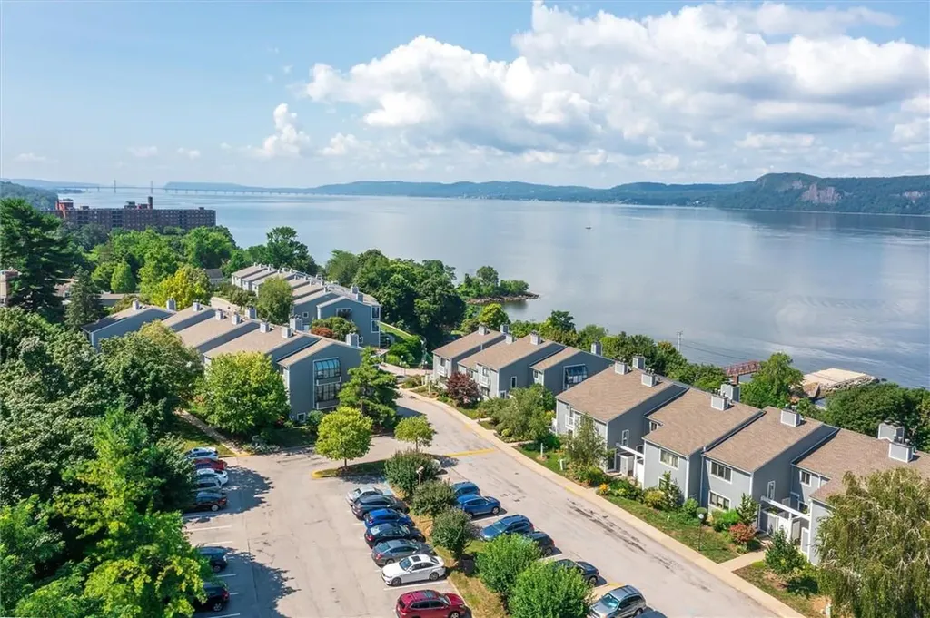 57 Hudson Point Lane Ossining NY 10562