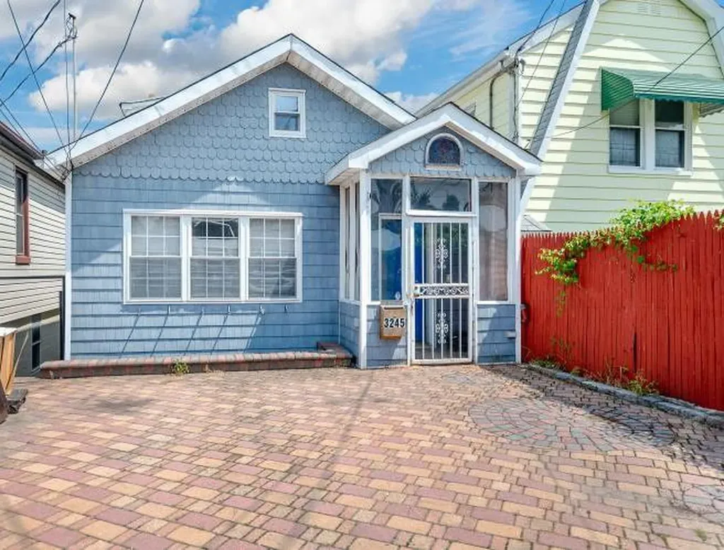 3245 Lucerne Street Bronx NY 10465