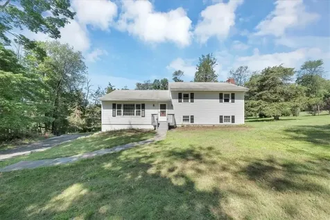 12 Mayfair Road Poughquag NY 12570