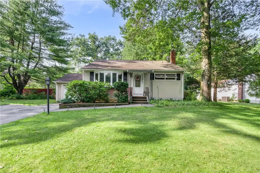 22 Ridgewood Terrace Poughkeepsie NY 12603