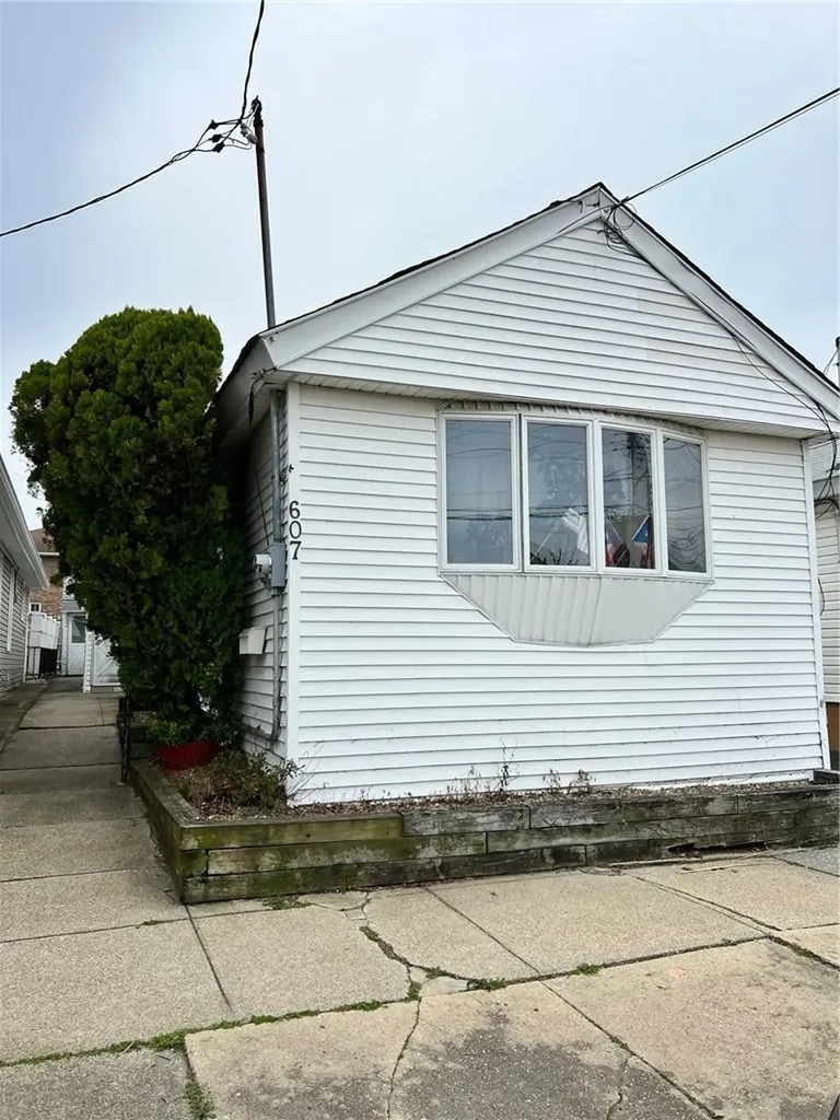 607 Clarence Avenue Bronx NY 10465