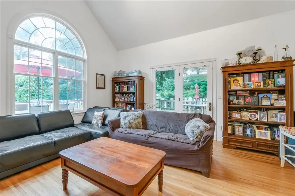 68 North Street Harrison NY 10528