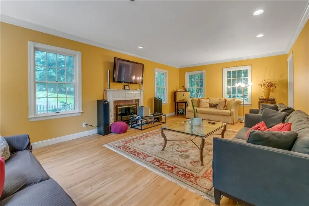 68 North Street Harrison NY 10528