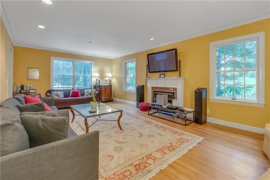 68 North Street Harrison NY 10528