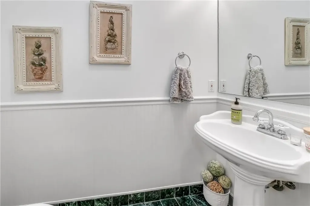 68 North Street Harrison NY 10528