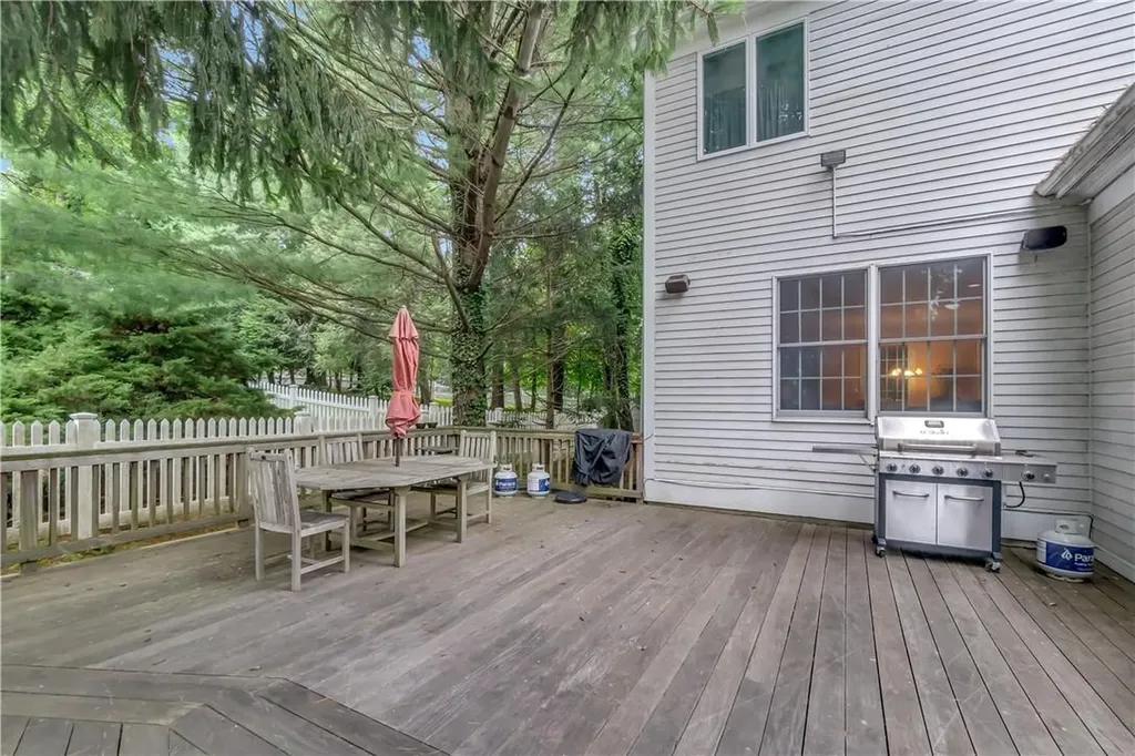 68 North Street Harrison NY 10528