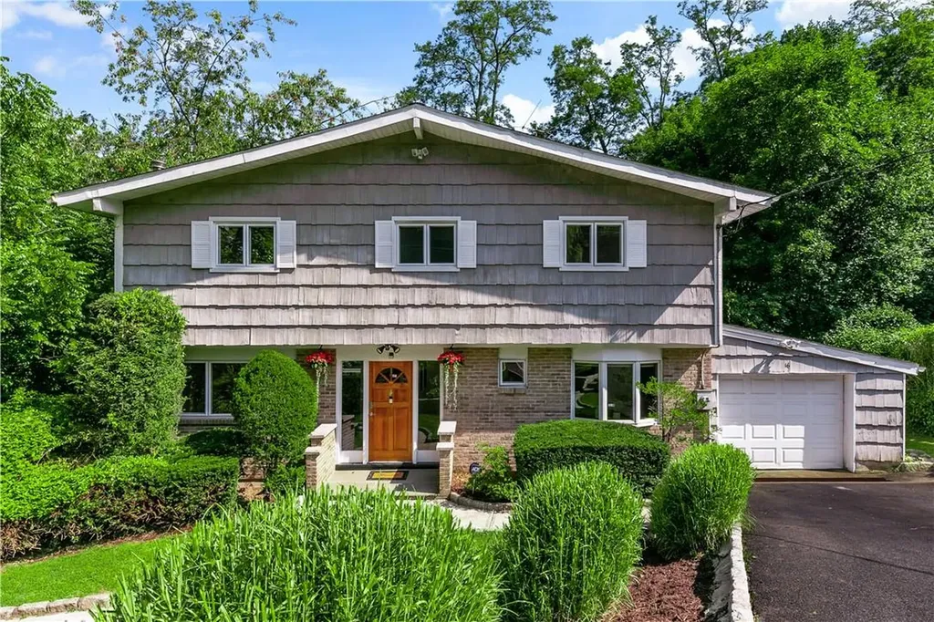16 Stonewall Circle White Plains NY 10607