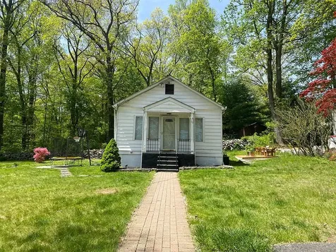 13 Brandeis Avenue Mohegan Lake NY 10547