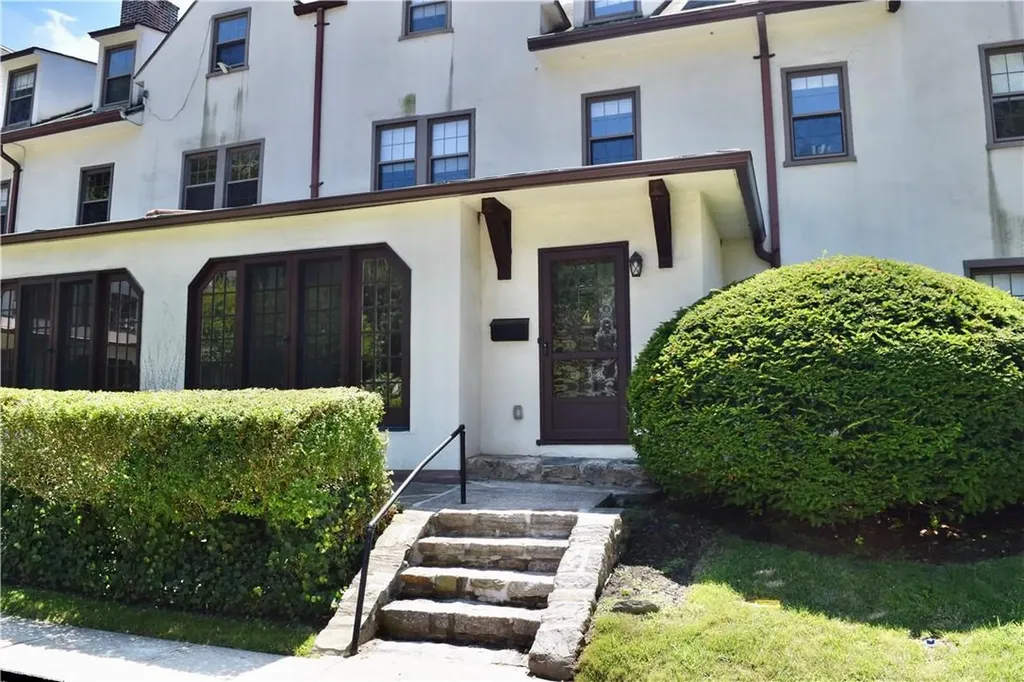 4 Prescott Square Bronxville NY 10708