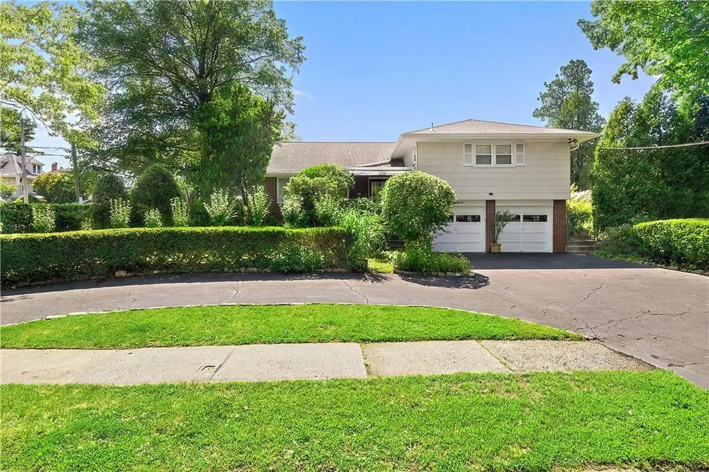 586 Webster Avenue New Rochelle NY 10801