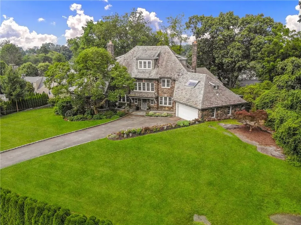 15 Greystone Road Larchmont NY 10538