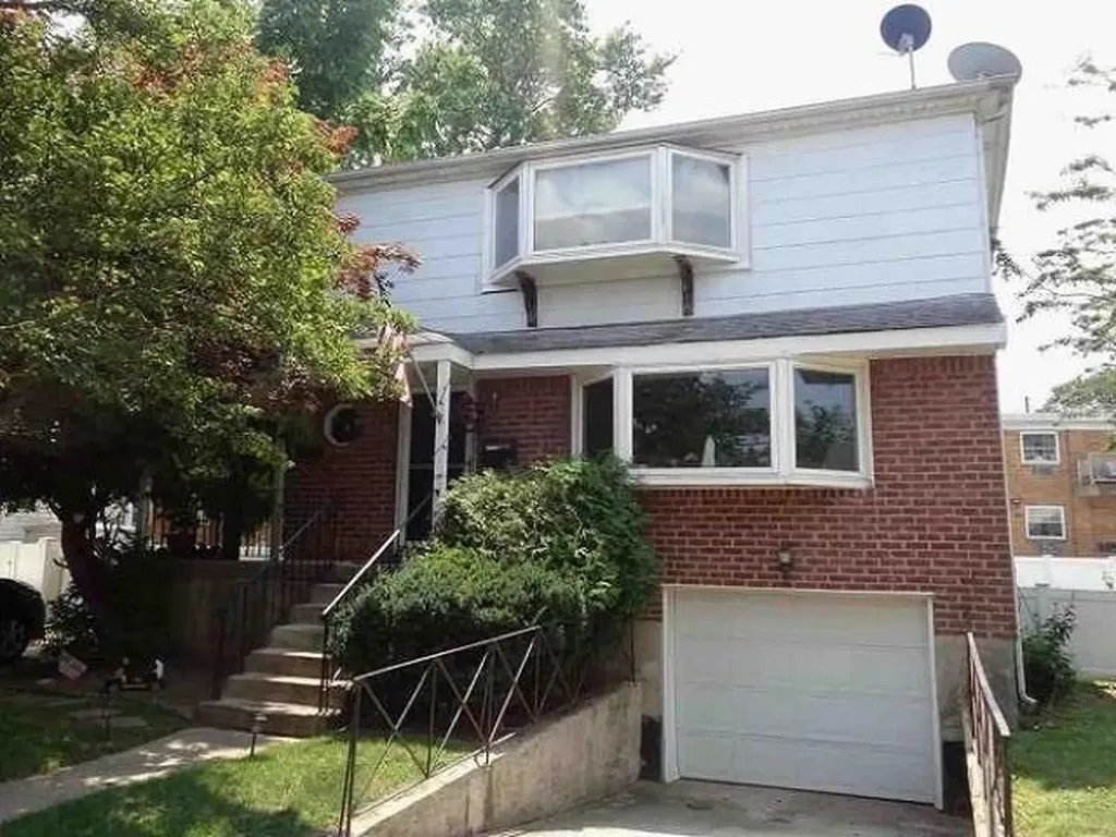 100 Peterson Place Lynbrook NY 11563