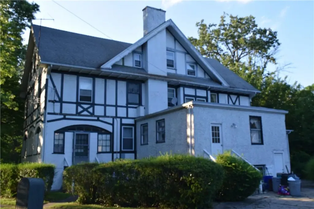 203 The Boulevard E New Rochelle NY 10801