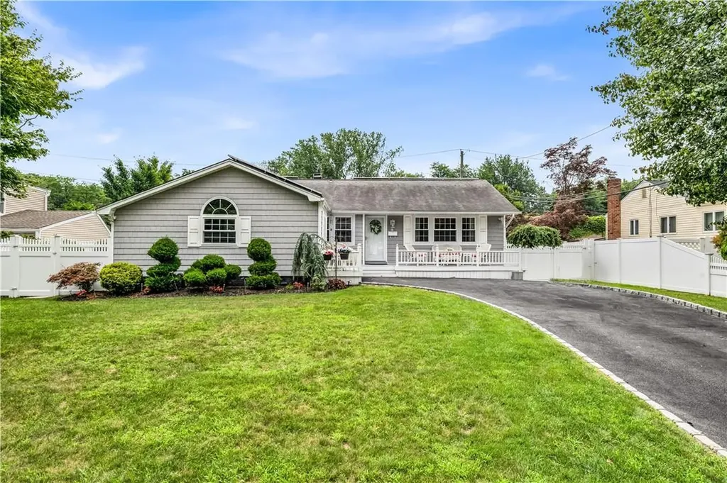 46 Brilner Drive Smithtown NY 11787