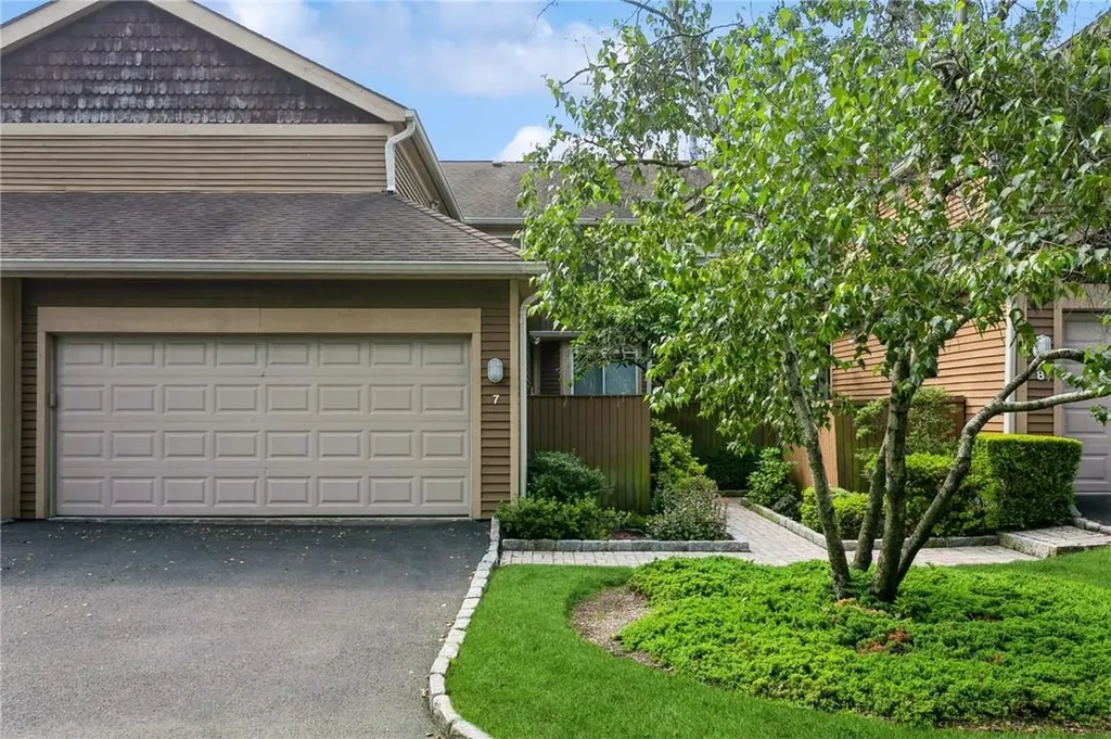 7 Indian Hill Road New Rochelle NY 10804