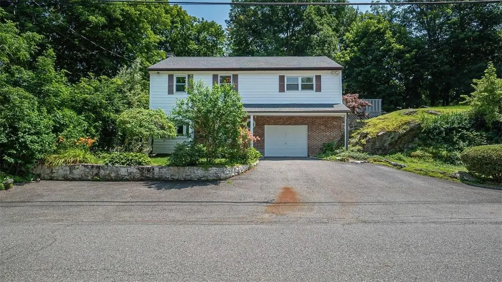 77 Slater Road Patterson NY 12563