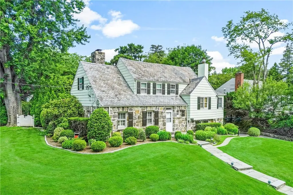 637 Fairway Avenue Mamaroneck NY 10543