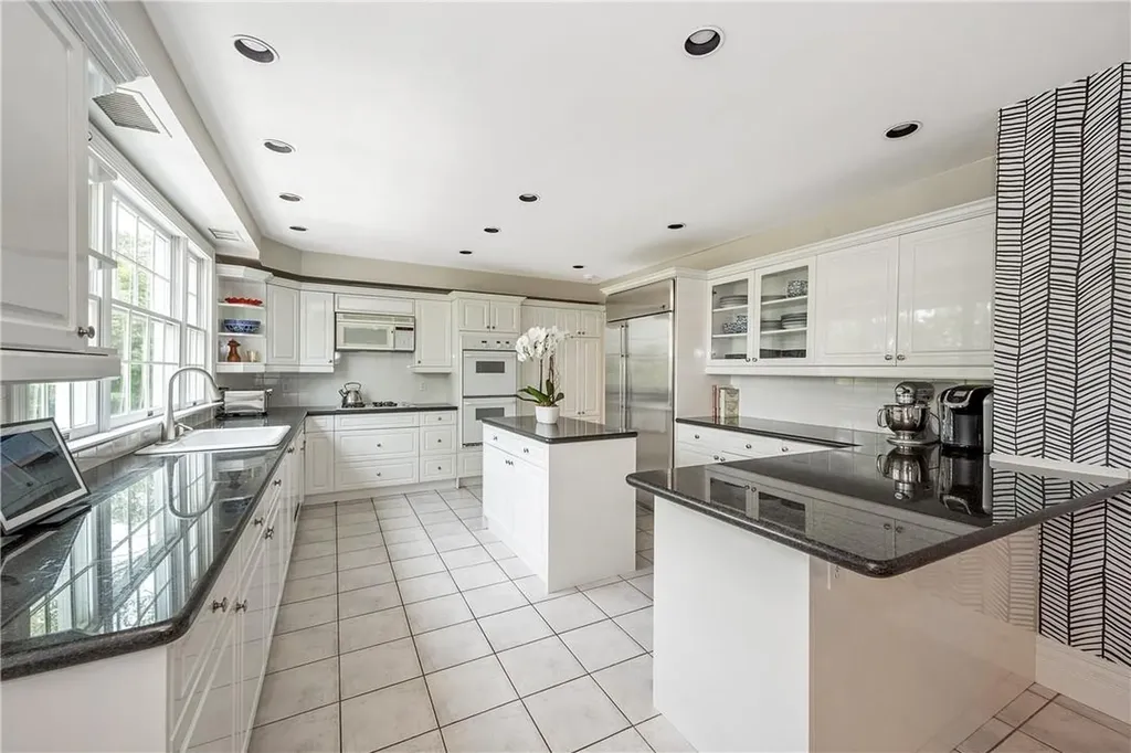 362 Woodlands Road Harrison NY 10528
