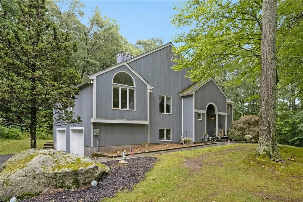 21 Millpond Lane Holmes NY 12531