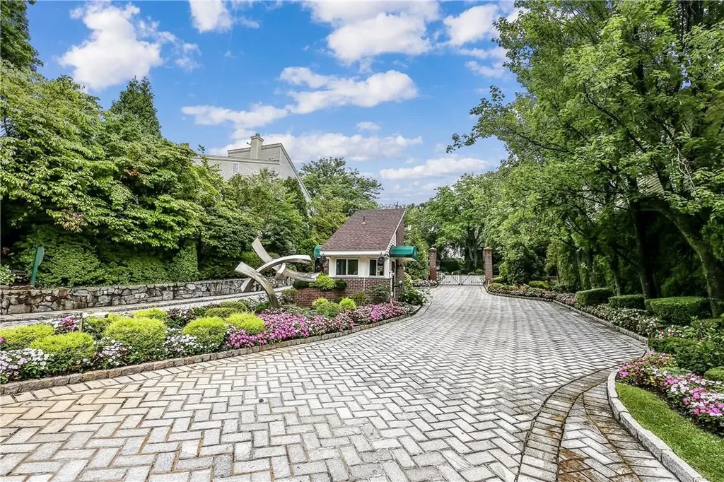 91 Waterside Close Eastchester NY 10709