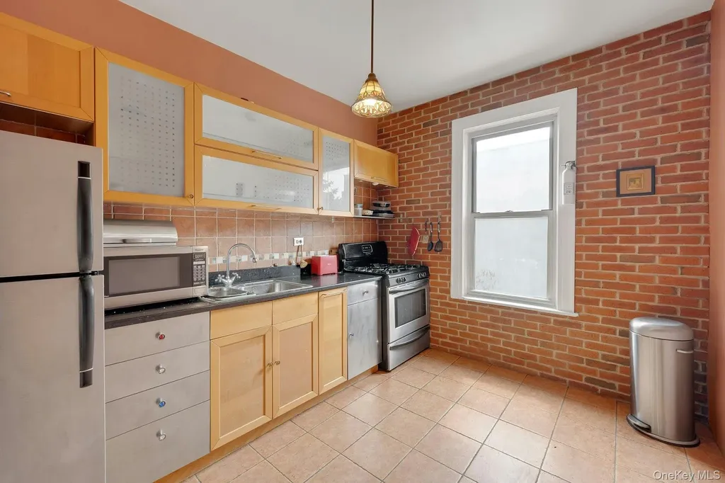 2798 Pond Place Bronx NY 10458