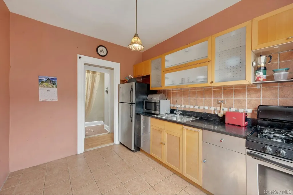 2798 Pond Place Bronx NY 10458