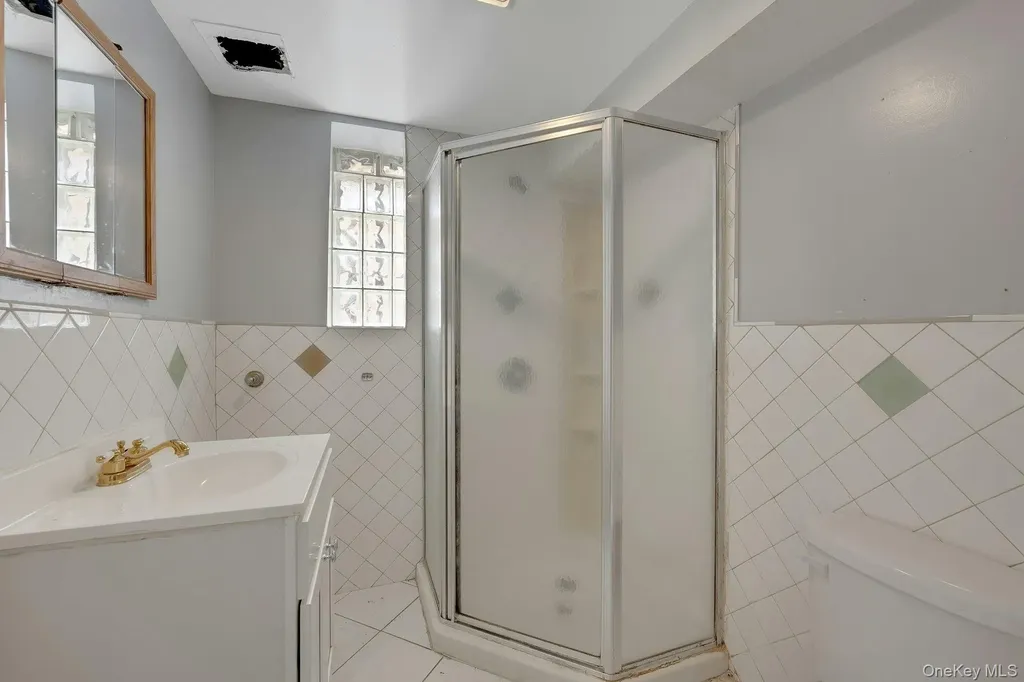 2798 Pond Place Bronx NY 10458