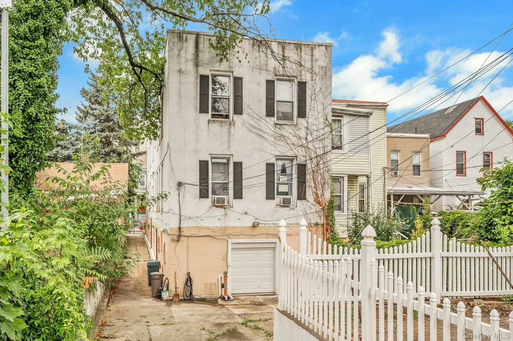 2798 Pond Place Bronx NY 10458