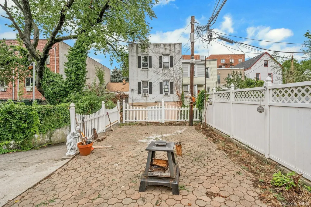2798 Pond Place Bronx NY 10458
