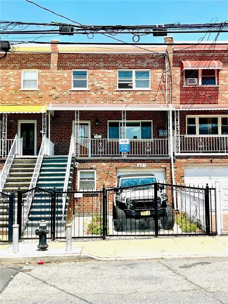 871 E 216th Street Bronx NY 10467