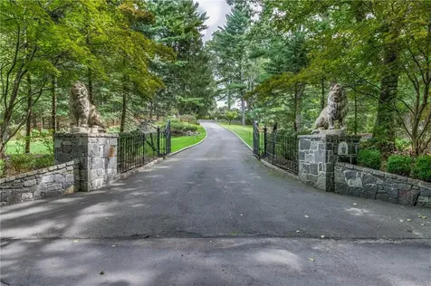 76 Kerry Lane Chappaqua NY 10514