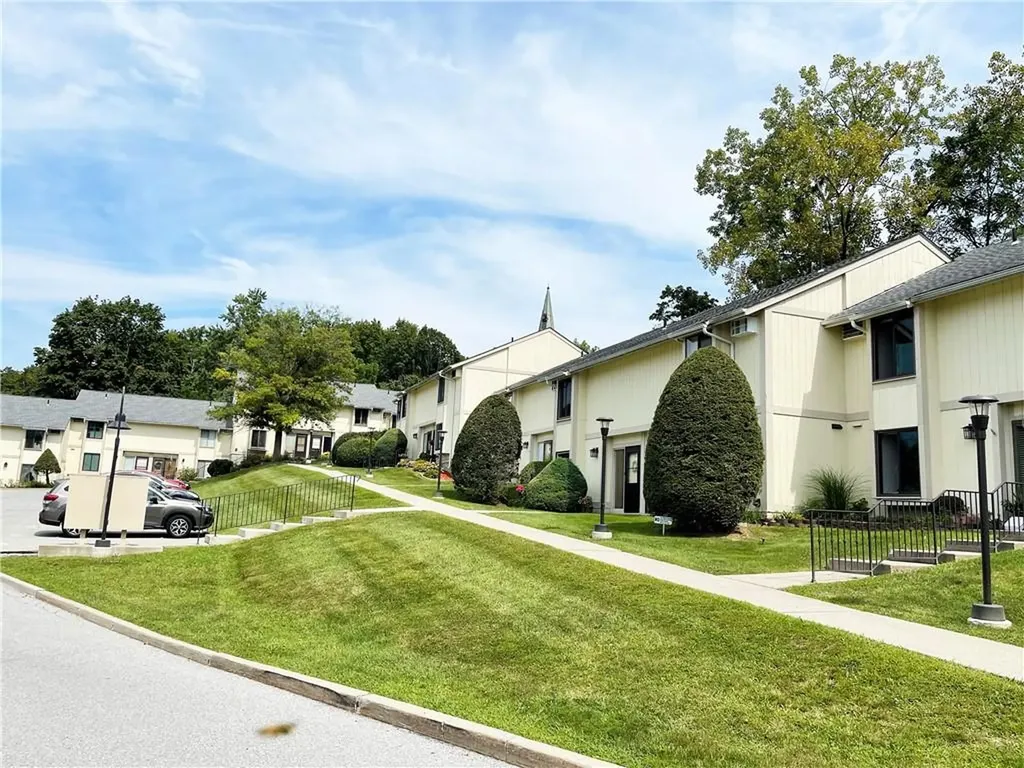 8 Hammond Plaza Beacon NY 12508