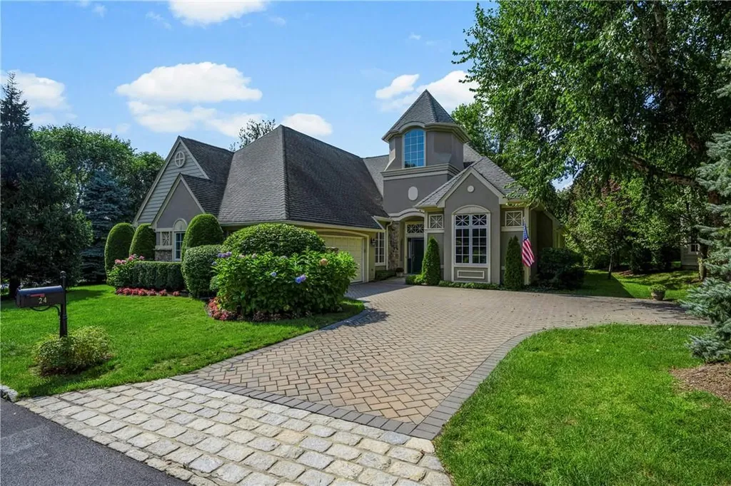 24 Stony Gate Oval New Rochelle NY 10804